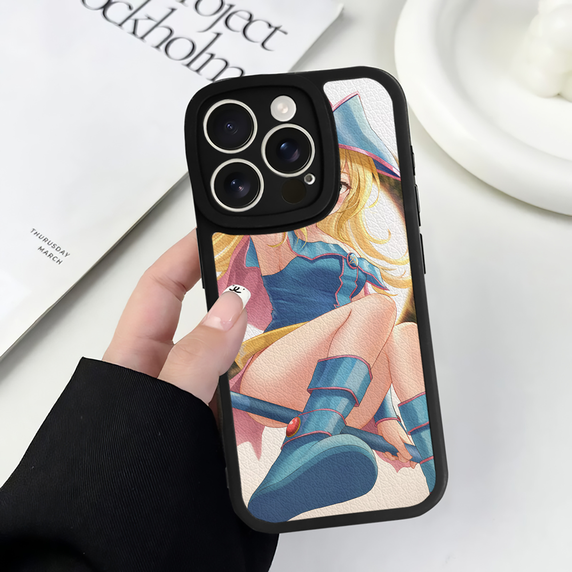 （画像用） 遊☆戯☆王 Yu-Gi-Oh! 【iPhone 16シリーズ対応】シリコンスマホケース（レザー調） 材質：シリコン